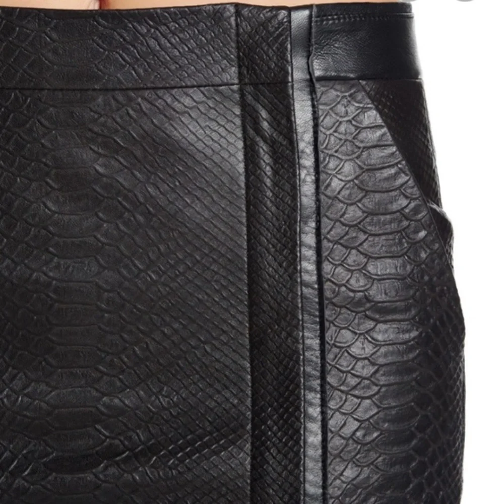Vince black snake embossed leather skirt NWOT